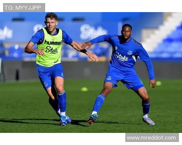 卢顿队与阿克宁队激战正酣谁能在这场较量中笑到最后 卢顿队与阿克宁队激战正酣谁能在这场较量中笑到最后