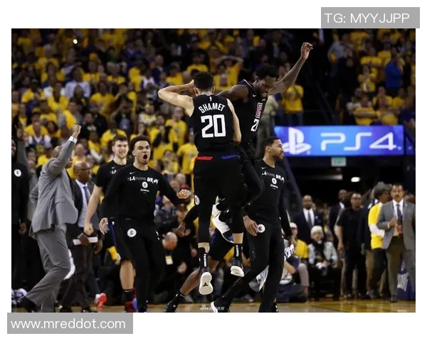 坎布尔与前进鹰的精彩对决结果揭晓引发球迷热议