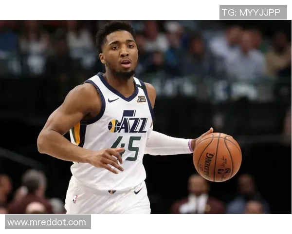 多诺万米切尔引领球队崛起展现超凡实力与领袖魅力