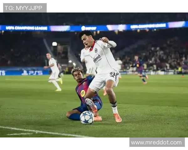 巴萨迎战阿拉思维全力争胜展现球队实力与战术魅力