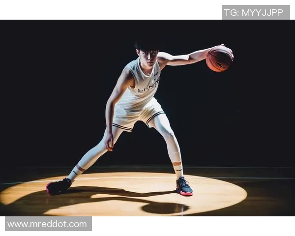 曾凡博：从青涩新星到篮球赛场的璀璨之光，未来可期的篮球梦想之路