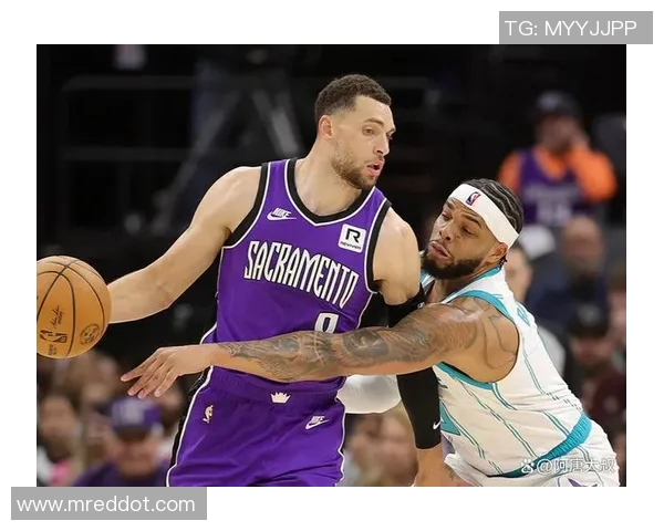 火箭队与湖人队激战正酣谁能在NBA赛场上笑到最后