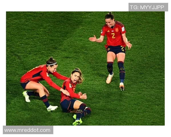 西班牙女足挑战美国队巅峰对决展现女足世界杯精彩瞬间