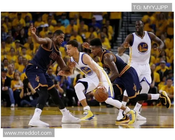 骑士与勇士精彩对决数据直播全程回顾与分析 骑士与勇士精彩对决数据直播全程回顾与分析