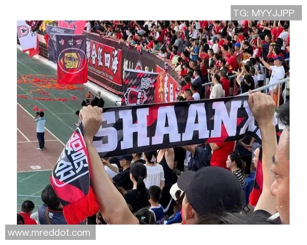 麦独立与梅尔加激战正酣比分悬念引发球迷热议 麦独立与梅尔加激战正酣比分悬念引发球迷热议