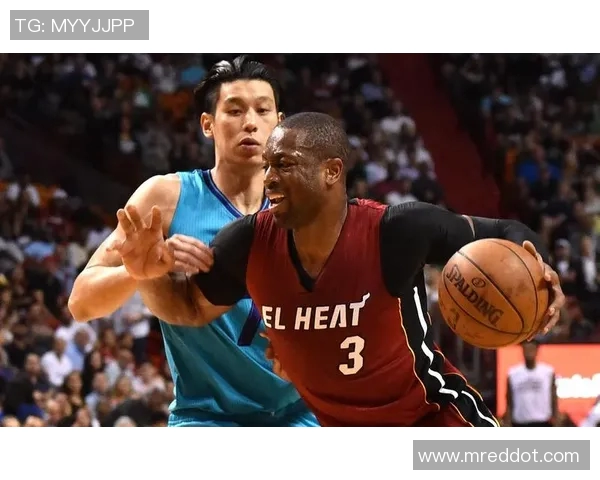 2016年NBA季后赛黄蜂与热火第四场精彩对决回顾与分析